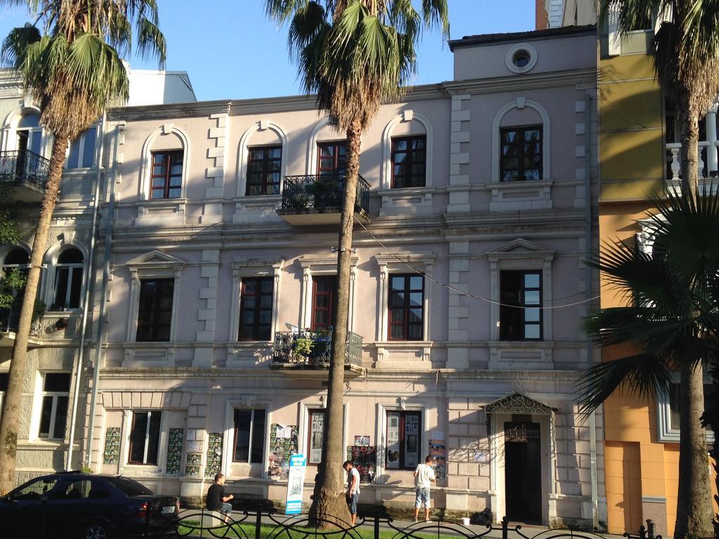 Apartament Cheap And Chic Batumi Zewnętrze zdjęcie